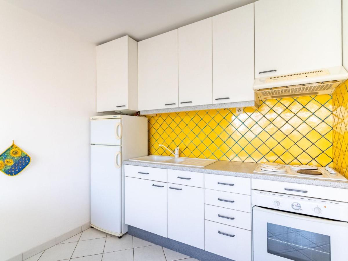 Apartment Les Roses Lauriers By Interhome Le Lavandou Eksteriør bilde