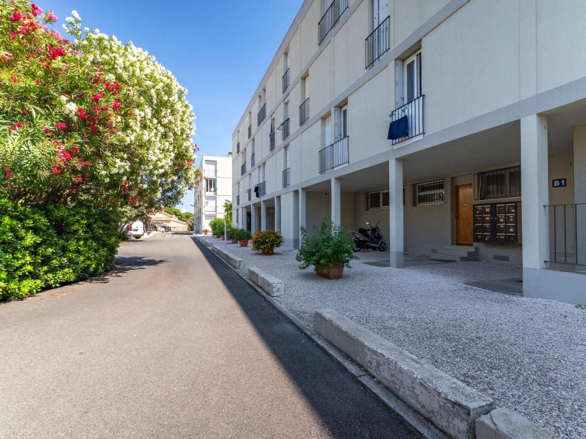 Apartment Les Roses Lauriers By Interhome Le Lavandou Eksteriør bilde
