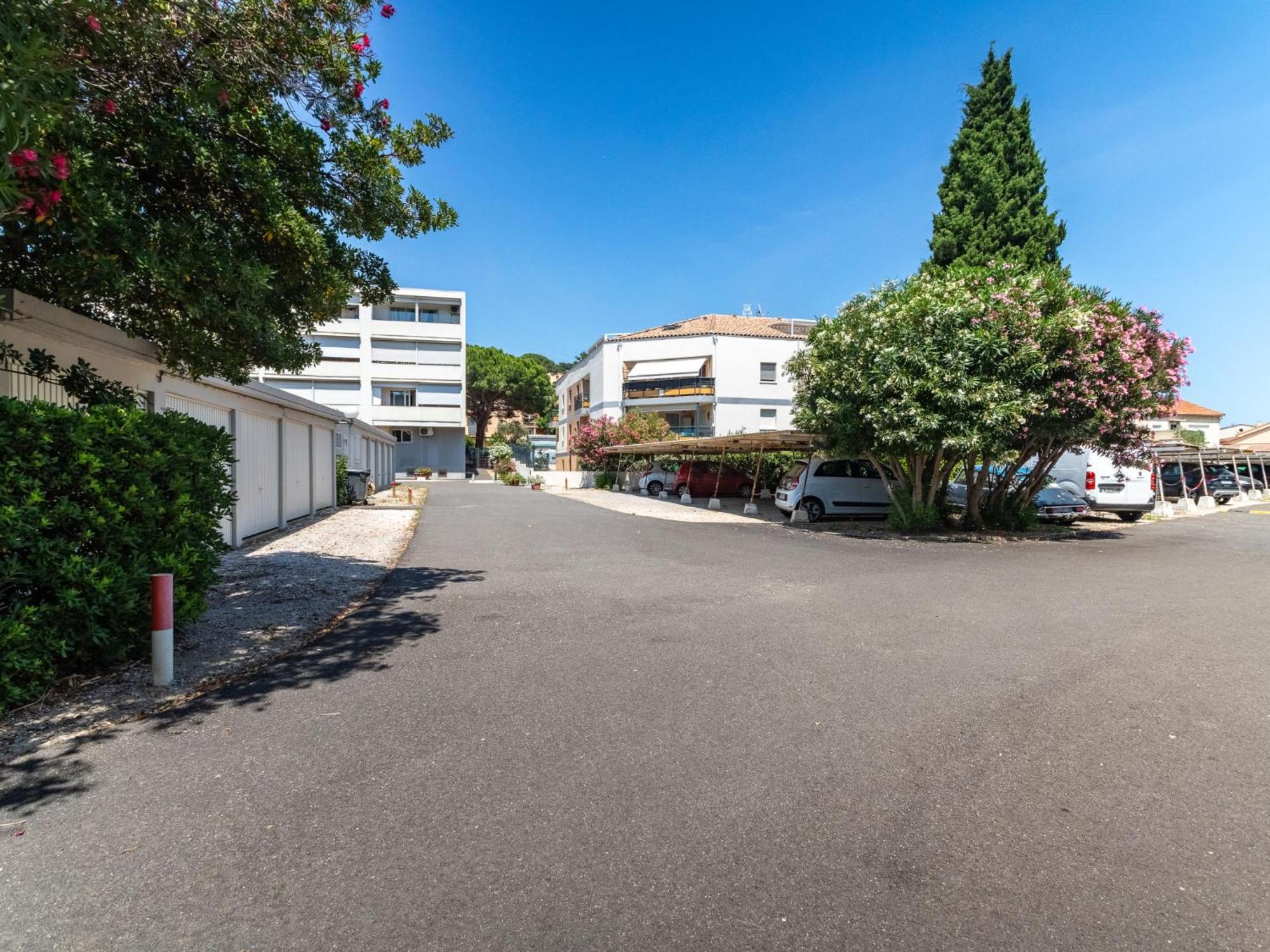 Apartment Les Roses Lauriers By Interhome Le Lavandou Eksteriør bilde
