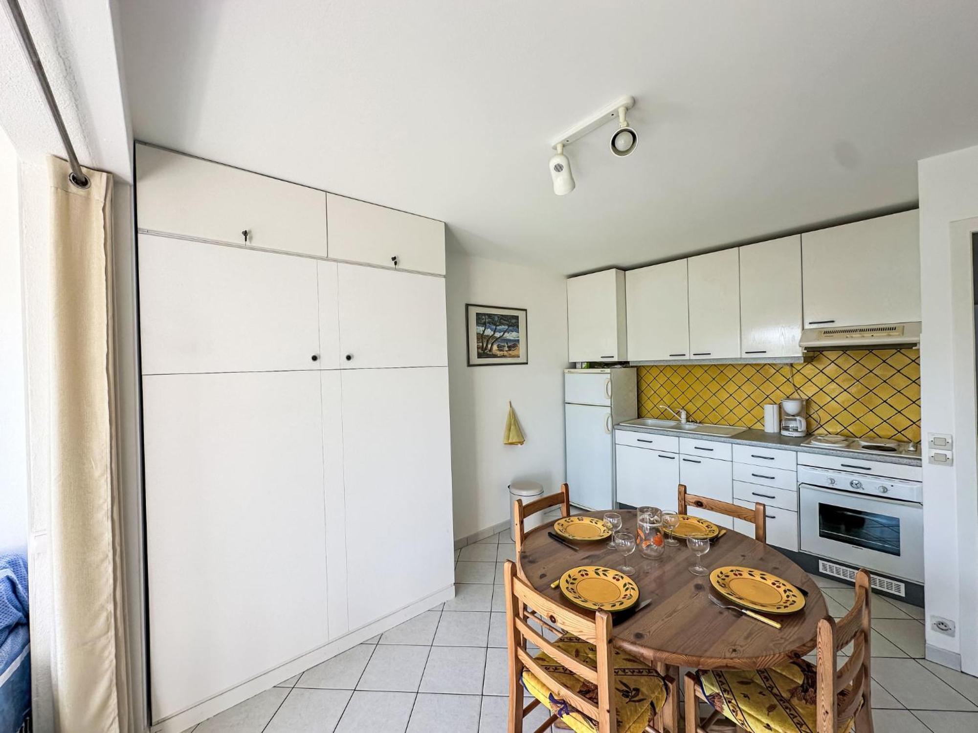 Apartment Les Roses Lauriers By Interhome Le Lavandou Eksteriør bilde