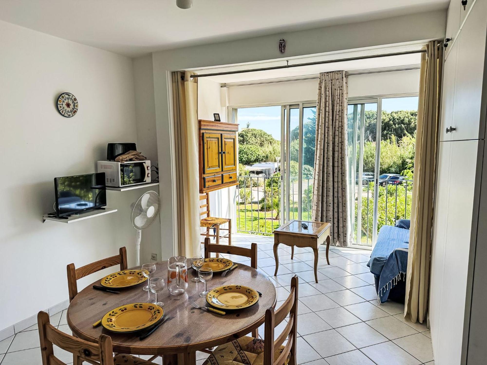Apartment Les Roses Lauriers By Interhome Le Lavandou Eksteriør bilde