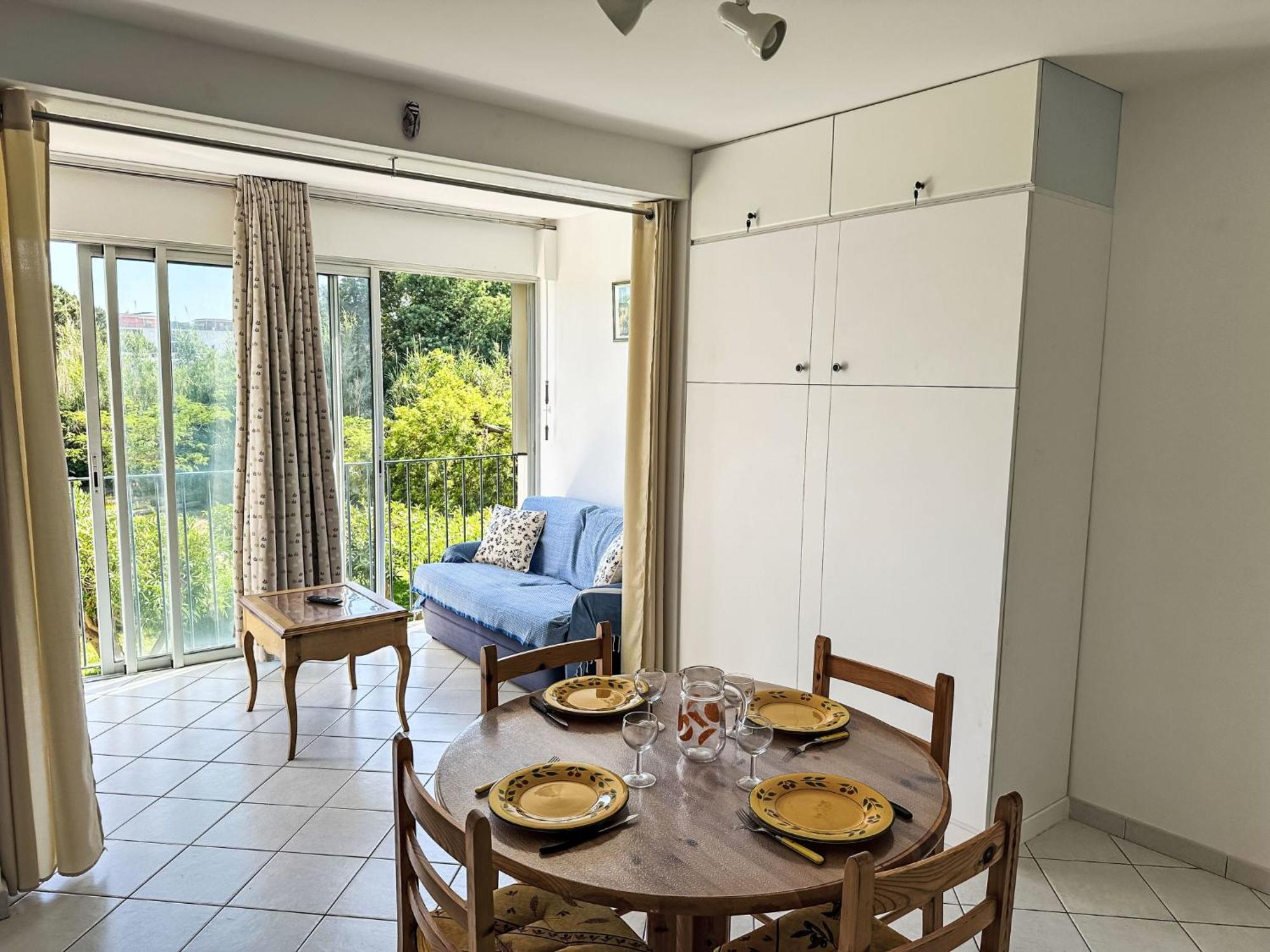 Apartment Les Roses Lauriers By Interhome Le Lavandou Eksteriør bilde