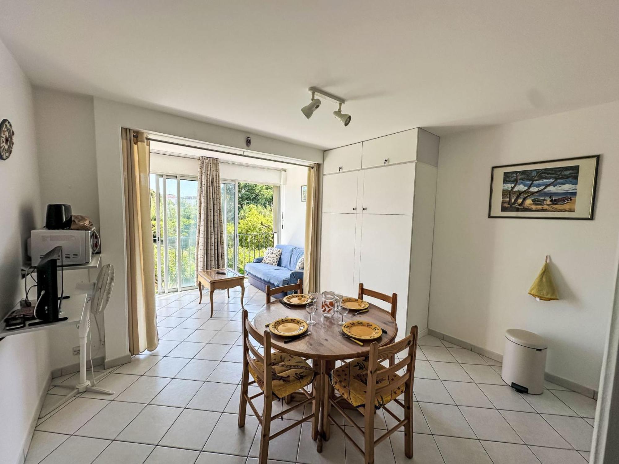 Apartment Les Roses Lauriers By Interhome Le Lavandou Eksteriør bilde